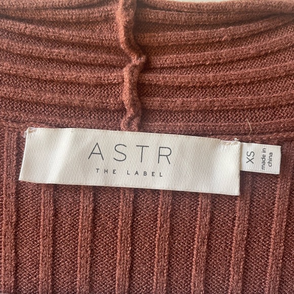 ASTR Bundle of Sweater Dresses XS - Picture 6 of 8